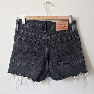 High waist Levi shorts